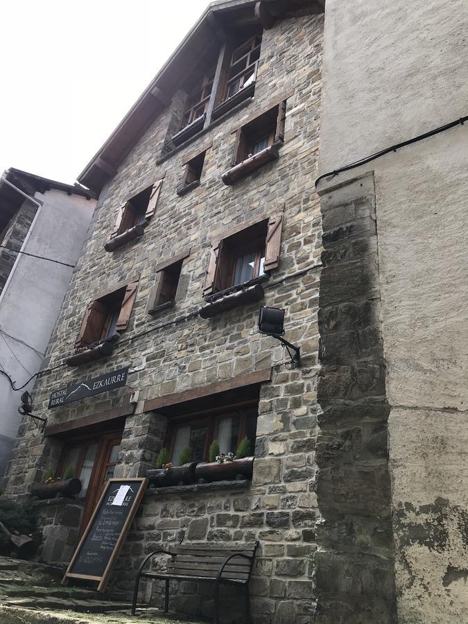 Hostal Ezkaurre Ісаба Екстер'єр фото