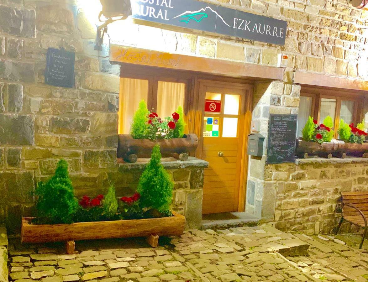Hostal Ezkaurre Ісаба Екстер'єр фото
